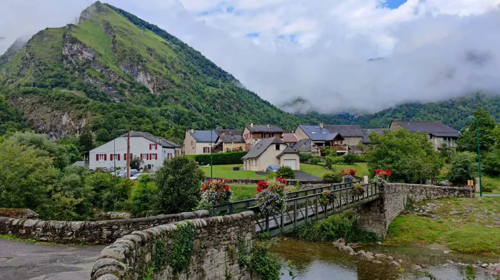 Esta comuna del Pirineo francés es una de las paradas por las que pasa la carrera Quebrantahuesos