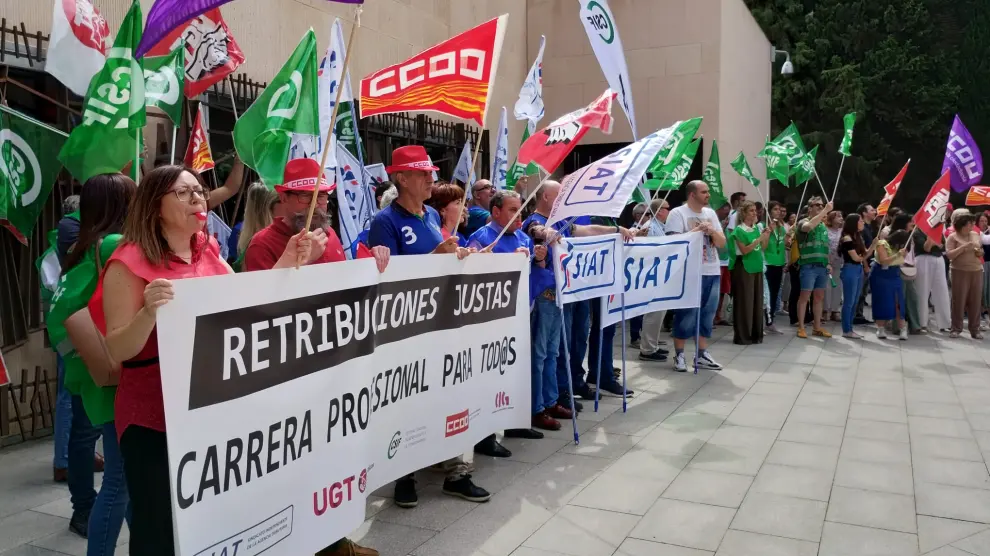 Protesta de los empleados de la Agencia Tributaria en la delegación de Zaragoza.