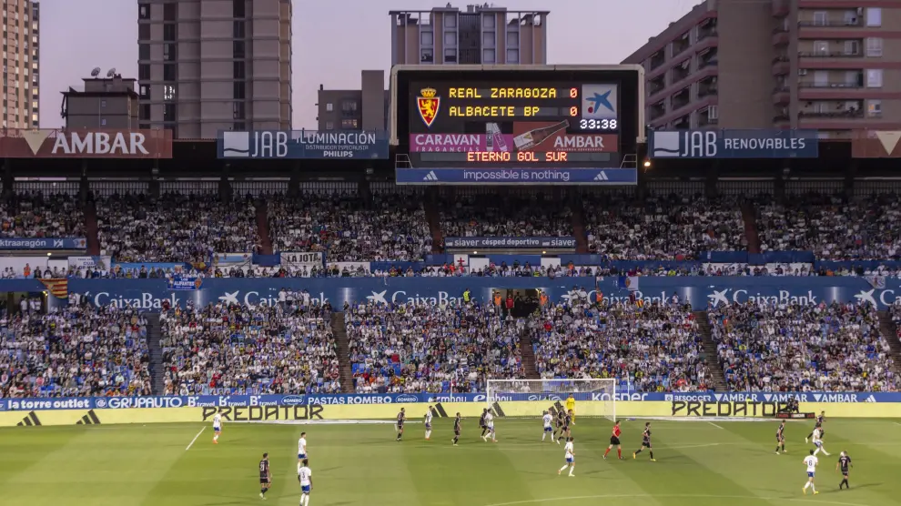El Fondo Sur de La Romareda, durante el último partido de la temporada pasada ante el Albacete.