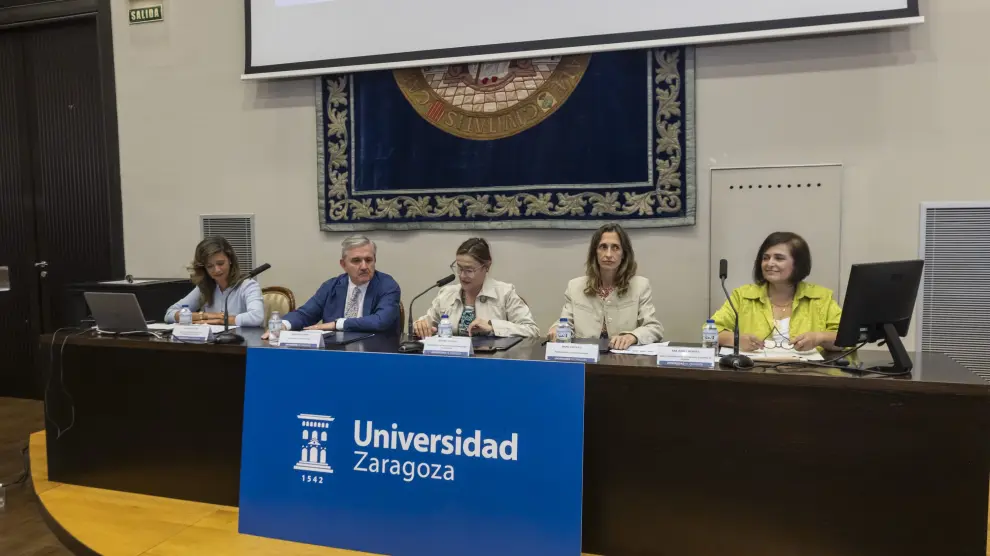 Presentación de la Cátedra de Cuidados y Ecosistema Paliativo, este lunes, en el Paraninfo de la Universidad de Zaragoza.