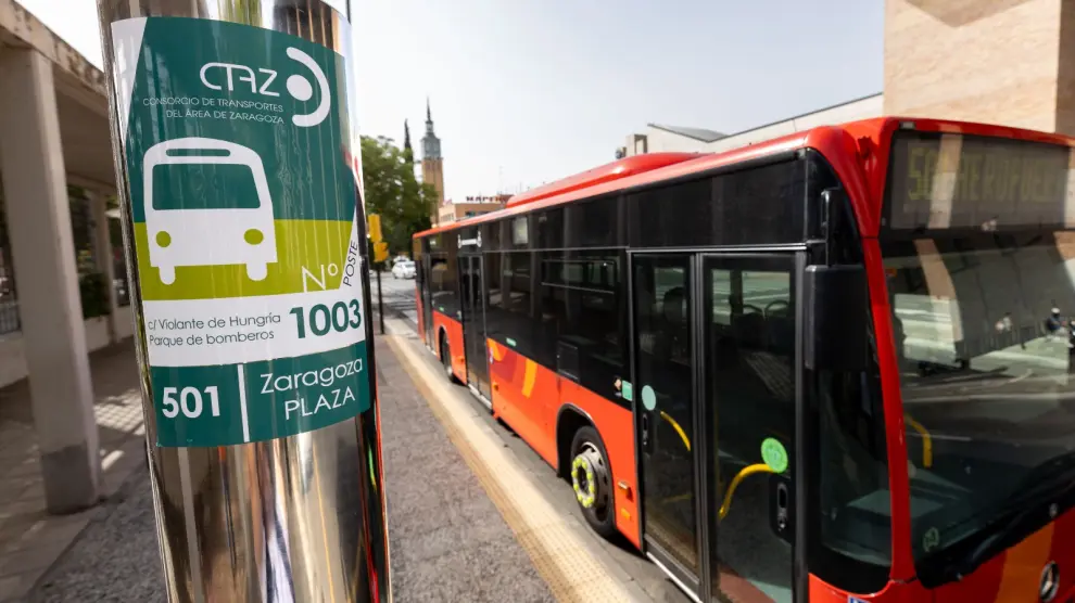 Una de las líneas del autobús que conecta Zaragoza con Plaza.