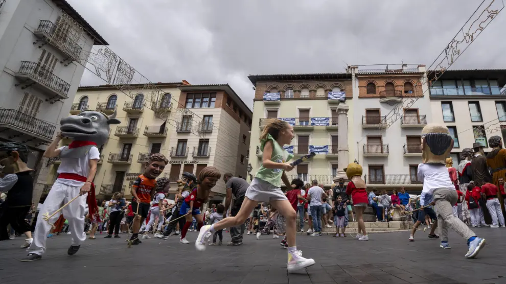 Fiestas del Angel. Cazudos por las calles del centro de Teruel_2. foto Antonio Garcia Bykofoto 29 06 24 [[[FOTOGRAFOS]]]