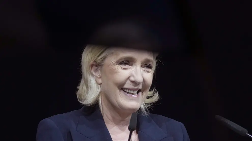 Elecciones en Francia: La líder de extrema derecha francesa Marine Le Pen, EN su discurso después de la publicación de proyecciones basadas en el recuento de votos real en distritos electorales seleccionados