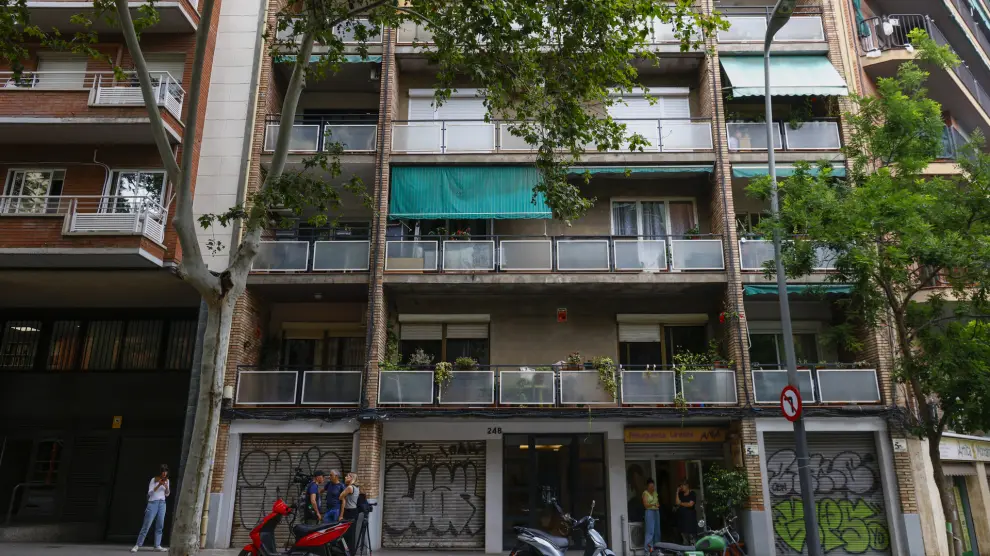 Hallados dos cuerpos sin vida en un edificio de Barcelona horas antes de un desahucio