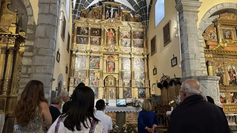 Imagen del retablo recién restaurado en Yebra de Basa.