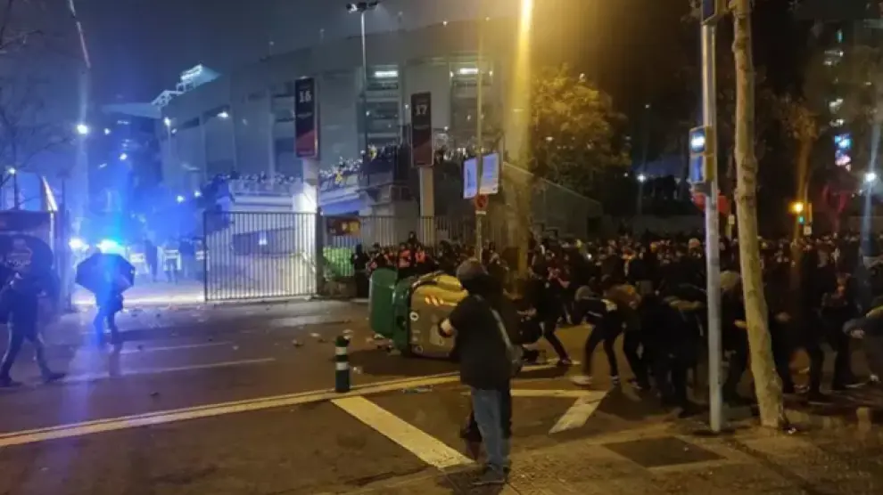 Incidentes con manifestantes de Tsunami Democratic en la zona del Camp Nou en diciembre de 2019.