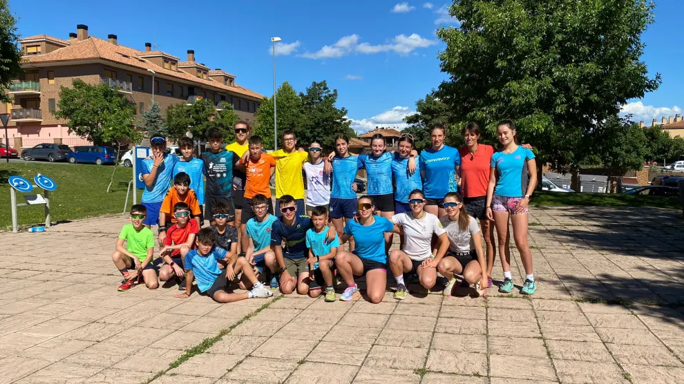 Jóvenes deportistas del Ski Club Aspe, Sci Club Val Bios y Ski College Veneto, durante el intercambio en Jaca.