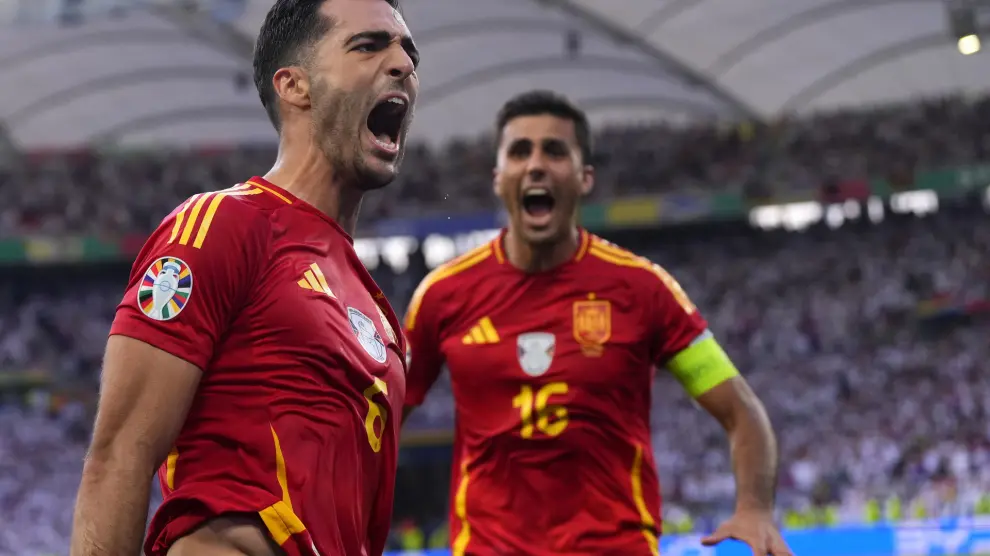 Mikel Merino celebra el gol del triunfo en el España-Alemania