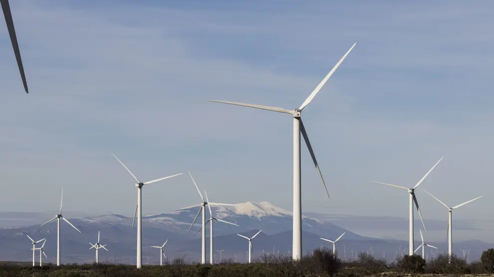 Energía eólica. Recurso. Aerogeneradores en servicio en La Muela. ** Autor: DUCH, OLIVER Fecha: 09/01/2024 Propietario: Heraldo de Aragón Id: 2024-91776 [[[HA ARCHIVO]]]