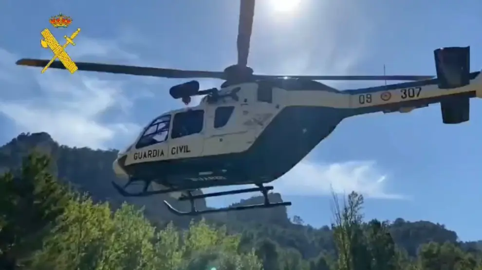 El helicóptero del Greim de Huesca que ha acudido a socorrer a la senderista en Beceite.