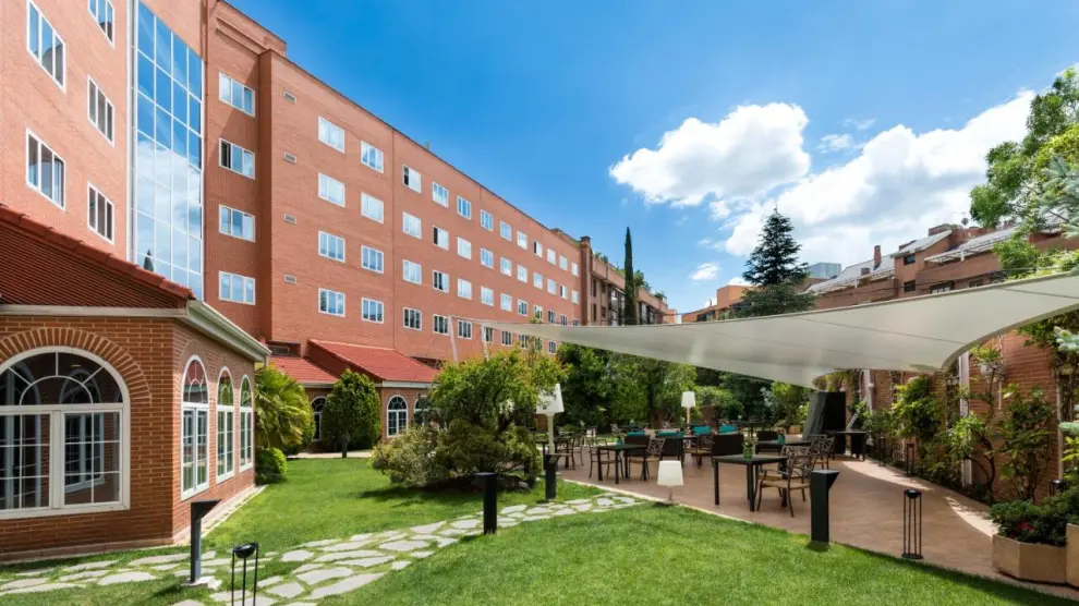 Fachada del hotel Rafael Atocha, de cuatro estrellas y 245 habitaciones, situado en la calle Méndez Álvaro, muy cerca de la estación ferroviaria.