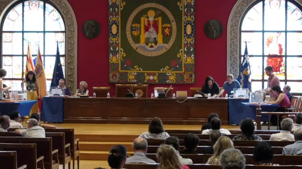 Votación de los estatutos de la Universidad de Zaragoza.