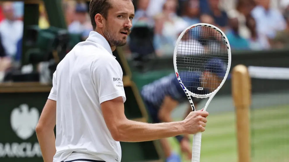 Medvedev, durante el partido de semifinales de Wimbledon contra Alcaraz.