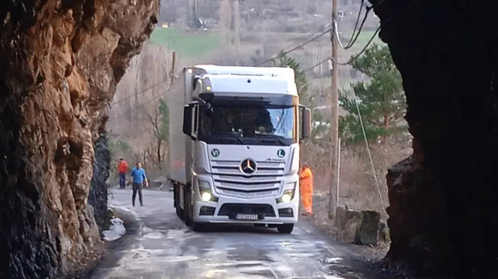 Uno de los túneles de la carretera de acceso al valle de Chistau (A-2609).