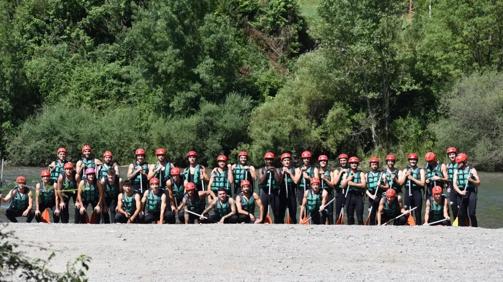 Los azulgranas no se han entrenado este domingo y han acudido a la localidad de Campo para realizar una actividad de ráfting.