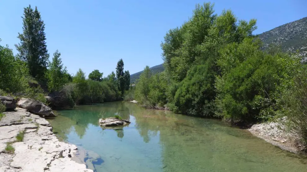 Estas badinas se encuentran junto a un pequeño pueblo de Huesca y son ideales para refrescarse en verano