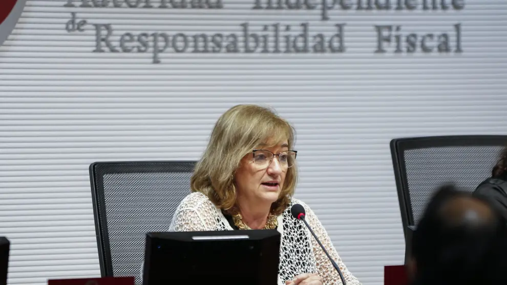 Cristina Herrero, presidenta de la Autoridad Fiscal Independiente de Responsabilidad Fiscal (AIReF), presenta este miércoles su informe en el que avanza previsiones de ejecución presupuestaria, deuda pública y regla de gasto para el cierre del ejercicio.