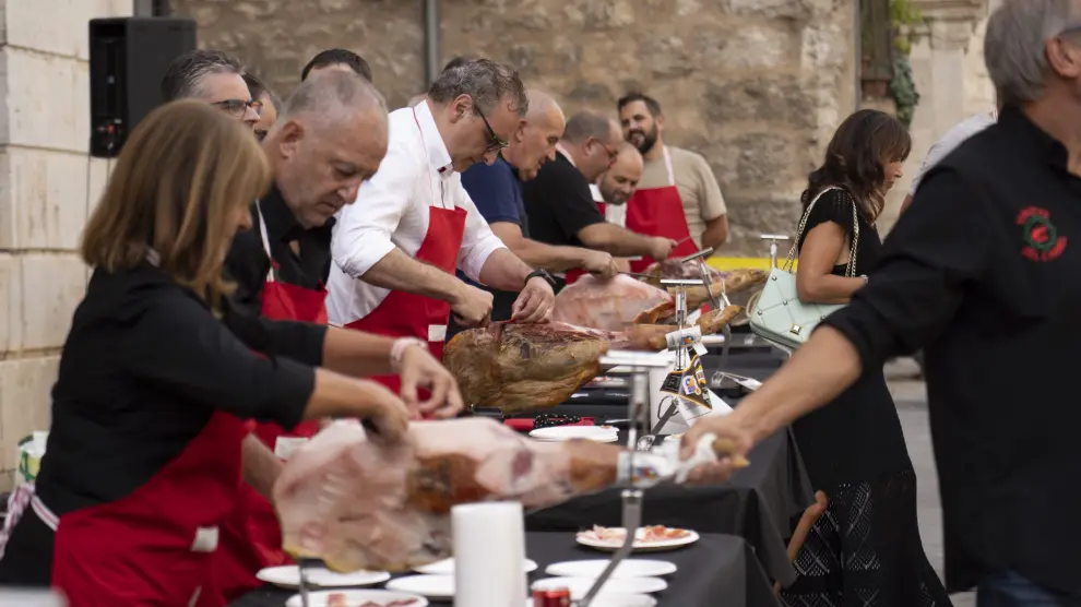 Exhibición de cortadores de jamón durante la última Feria del Jamón de Teruel, celebrada el pasado mes de septiembre.