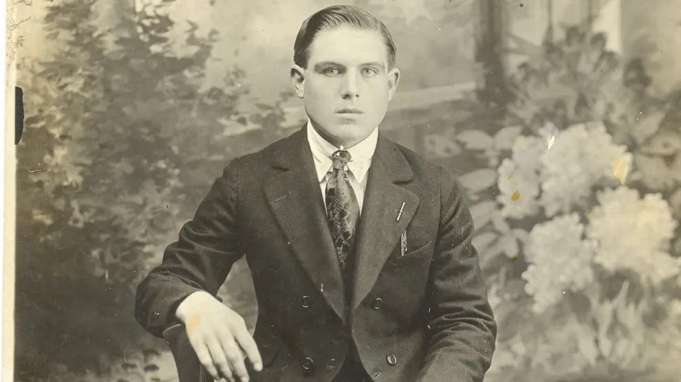 Con 16 años, en 1919, Bernabé Mìnguez, en la foto, emigró a California.