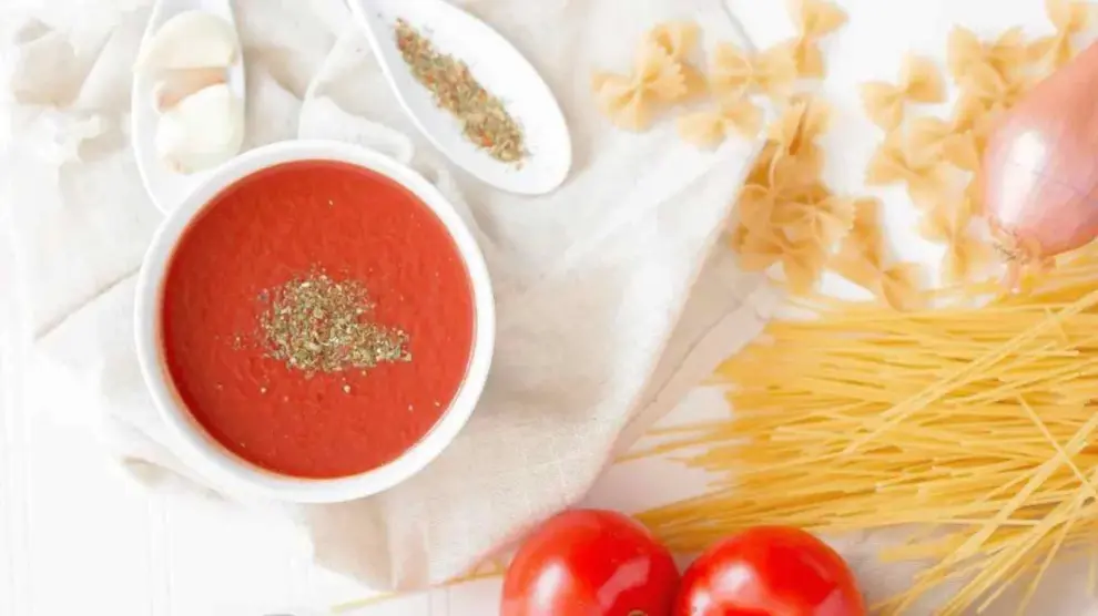 Salsa de tomate casera de aprovechamiento