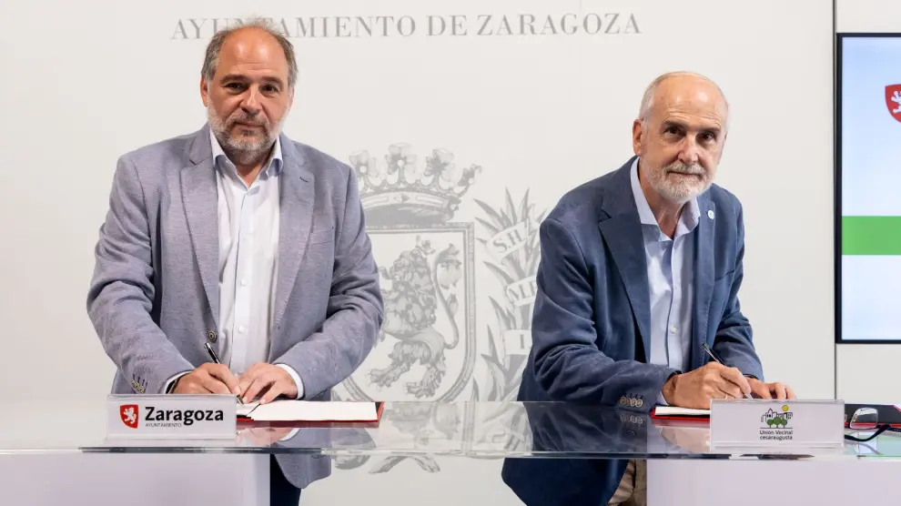 Mendoza y Navarro, este miércoles durante la firma del convenio