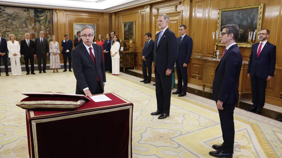 Bernardo Fernández Pérez, uno de los nuevos vocales del Consejo General del Poder Judicial, durante el juramento o promesa presidido por el rey Felipe VI en el Palacio de la Zarzuela, este jueves.