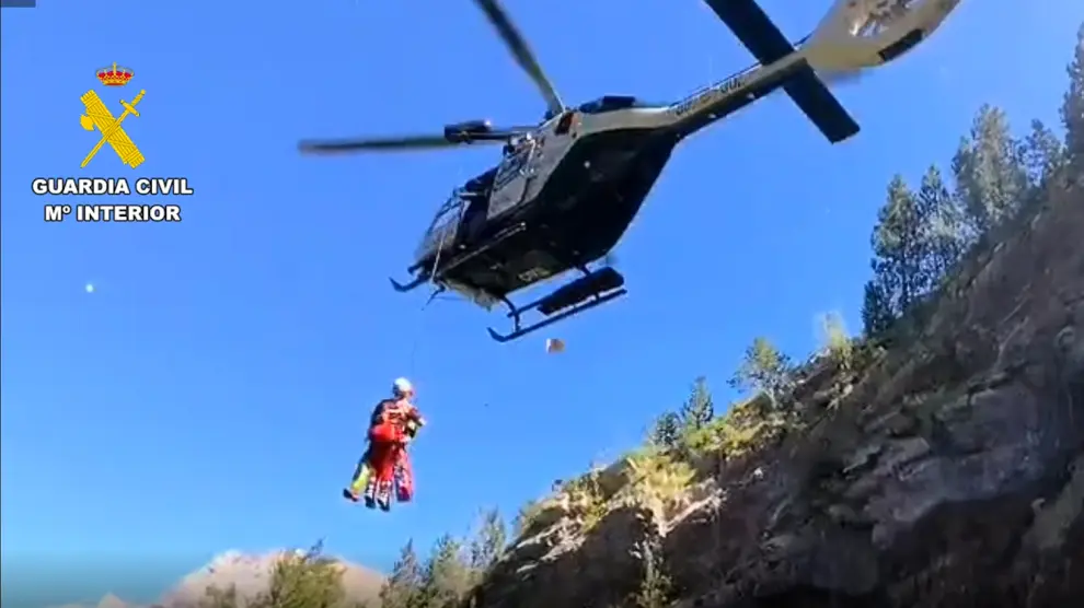 Imagen obtenido del vídeo de un rescate efectuado el miércoles en el barranco Otal, en Torla-Ordesa.