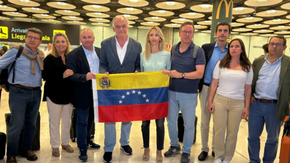Delegacion de miembros del Partido Popular que han sido expulsados de Venezuela, a 27 de julio de 2024 en el Aeropuerto Adolfo Suárez