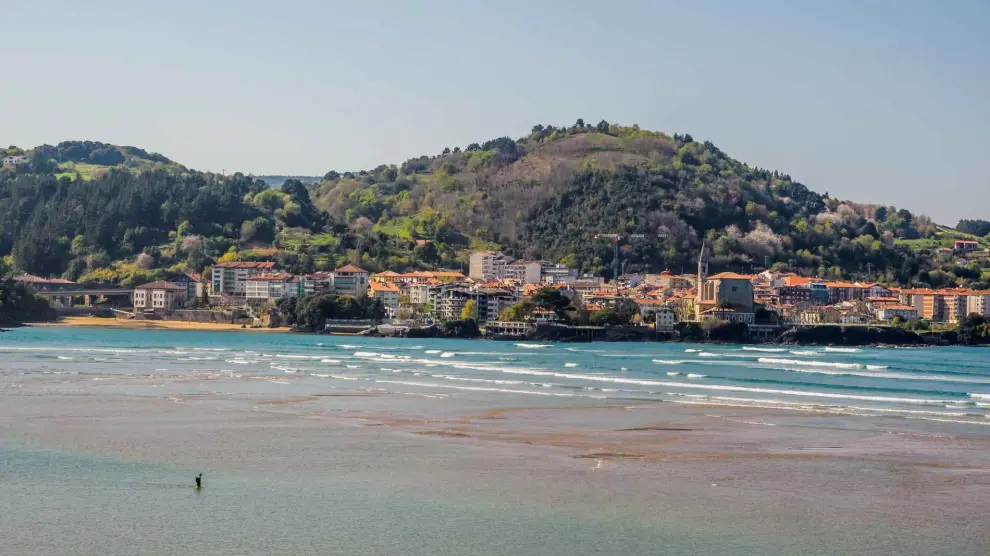 Esta villa de la costa vasca, próximo a Aragón, es el pueblo más bonito para viajar en agosto