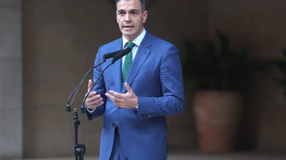 El presidente del Gobierno, Pedro Sánchez, comparece ante los medios tras mantener una reunión con el Rey, en el Palacio de la Almudaina, a 30 de julio de 2024, en Palma de Mallorca.