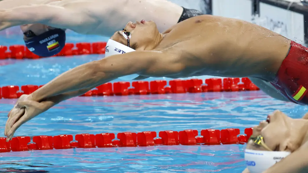 El nadador Hugo González accede a la final.