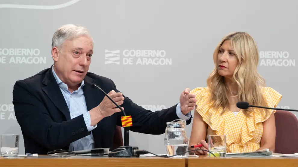 Octavio López y Mar Vaquero, en rueda de prensa este martes.