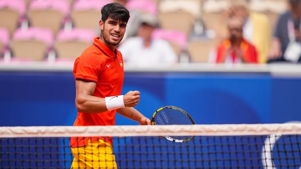 Carlos Alcaraz of Spain gestures against Roman Safiullin of Individual Neutral Athlete during Mens Singles Third Round Tennis match on Court Suzanne-Lenglen during the Paris 2024 Olympics Games on July 31, 2024 in Paris, France...AFP7 ..31/07/2024 ONLY FOR USE IN SPAIN [[[EP]]]