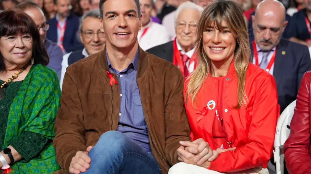 Sánchez se proclama "más fuerte que nunca" y llama al PSOE a un combate  "histórico"