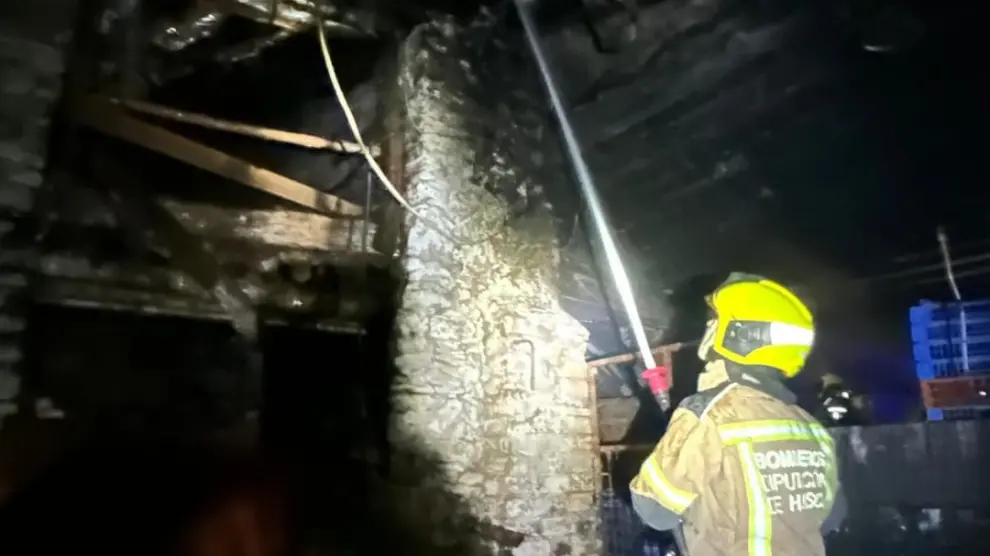 Bomberos del Speis en otro incendio que ha habido en Las Almunias de Rodellar.