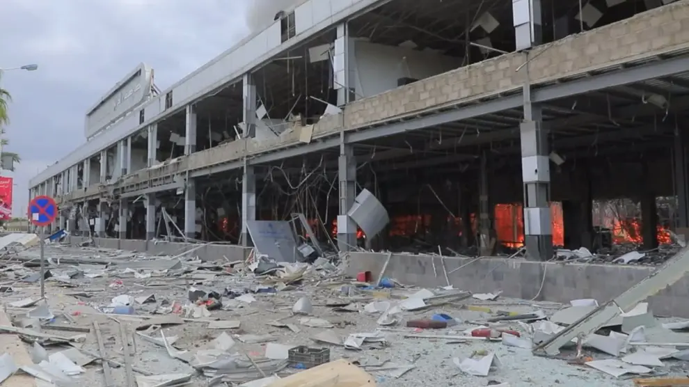 Israel bombardea el aeropuerto de la capital de Yemen dejado las  instalaciones "destruidas" e inutilizadas