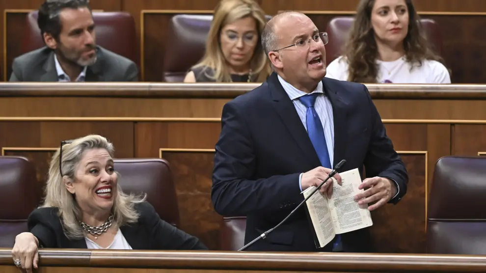 Bronca en el Congreso al pedir el PP votar el adelanto de la comparecencia  de Sánchez