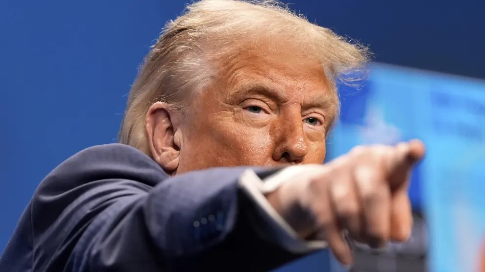 Trump amenaza a España con represalias comerciales por no comprometerse con  el 5% en Defensa: "Es terrible lo que han hecho"