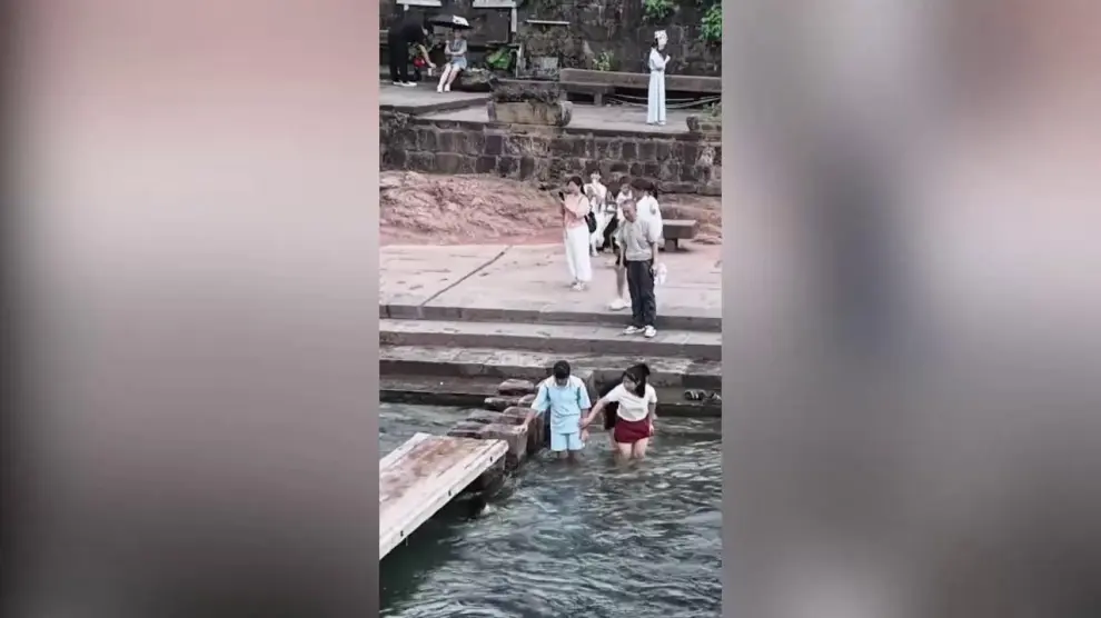 Marta Santana, la turista española en China que se ha convertido en una  heroína