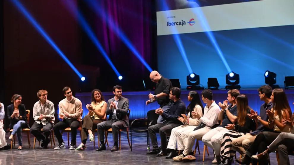 Charla del Padre Guilherme, el ‘cura DJ’, en la sala Mozart del Auditorio de Zaragoza