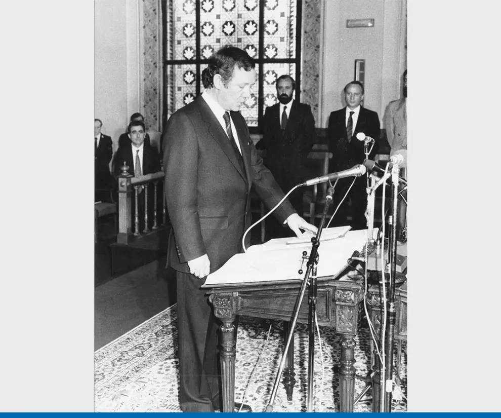 Toma de posesión de Santiago Marraco como presidente de la DGA, el 6 de junio de 1983.

Toma de posesión de Santiago Marraco como presidente de la DGA, el 6 de junio de 1983.