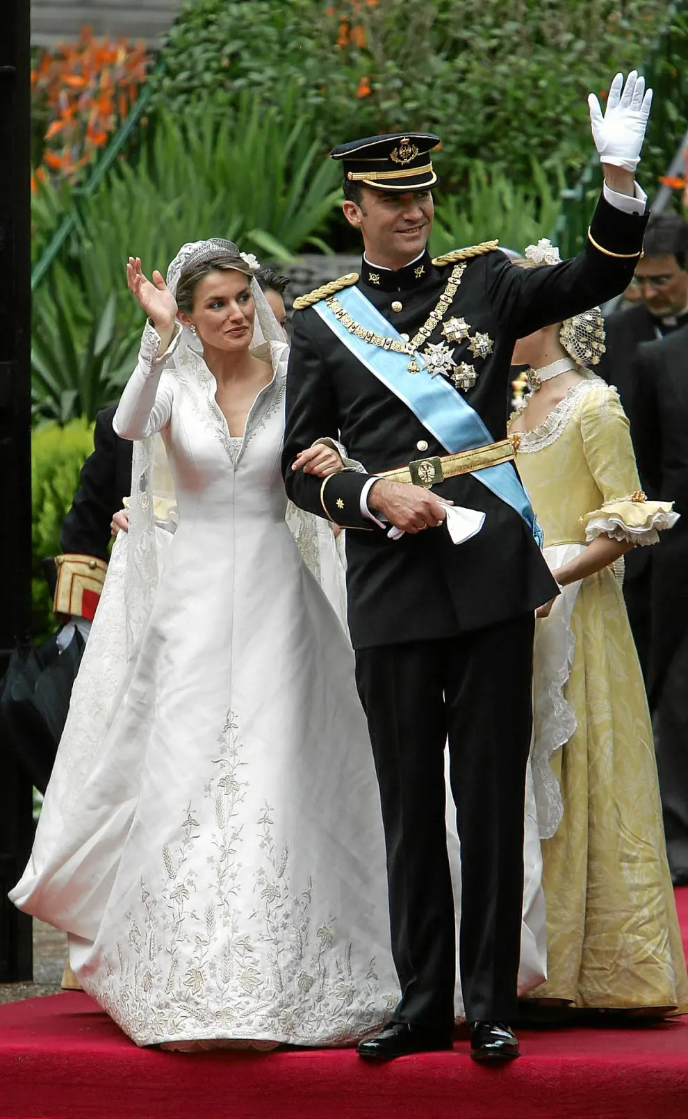 a reina Letizia, el día de su boda, luciendo el traje de novia del aragonés Manuel Pertegaz.