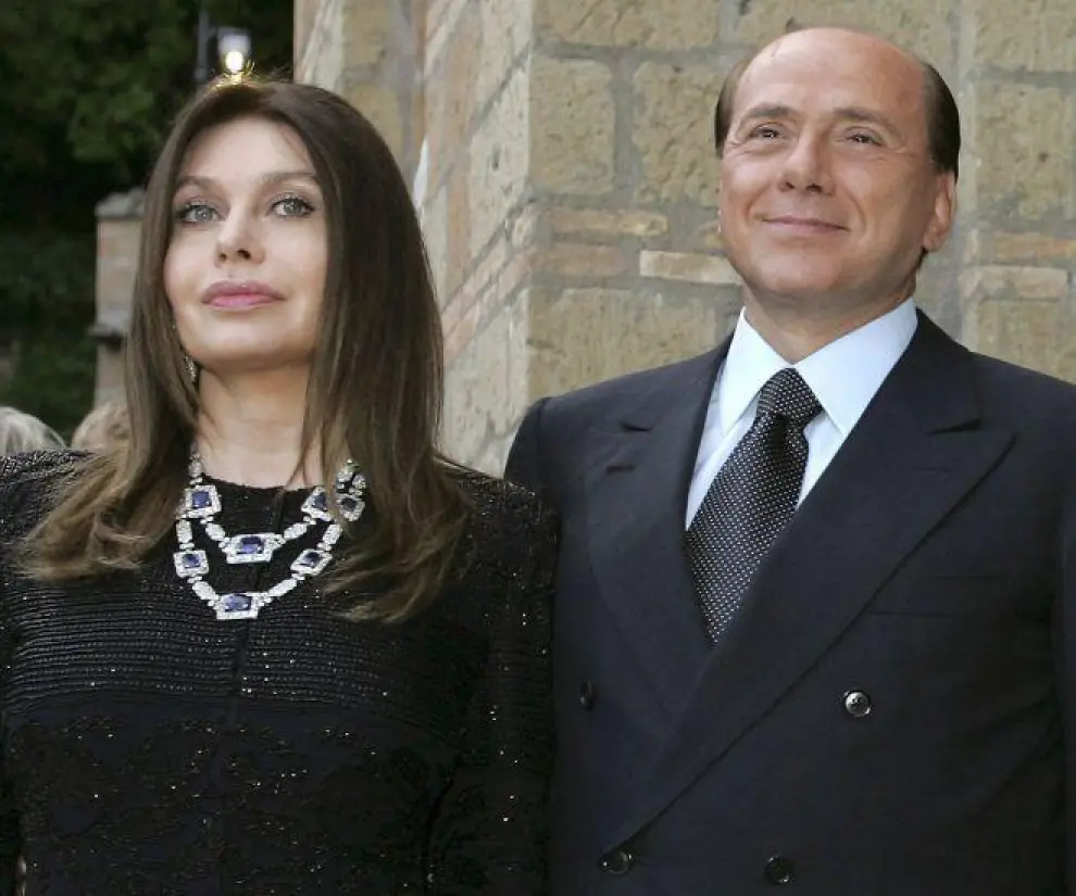 El exprimer ministro italiano Silvio Berlusconi y su segunda esposa, Veronica Lario.
