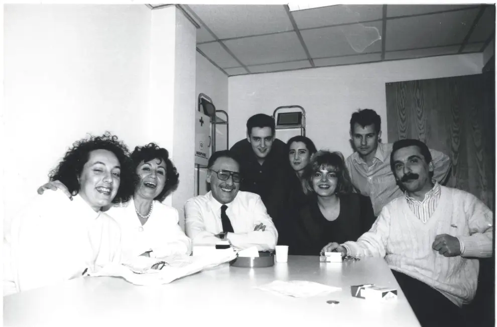 María José Cabrera junto a Paloma Tortajada y otros compañeros de Cope Zaragoza, cuando trabajó en la emisora.