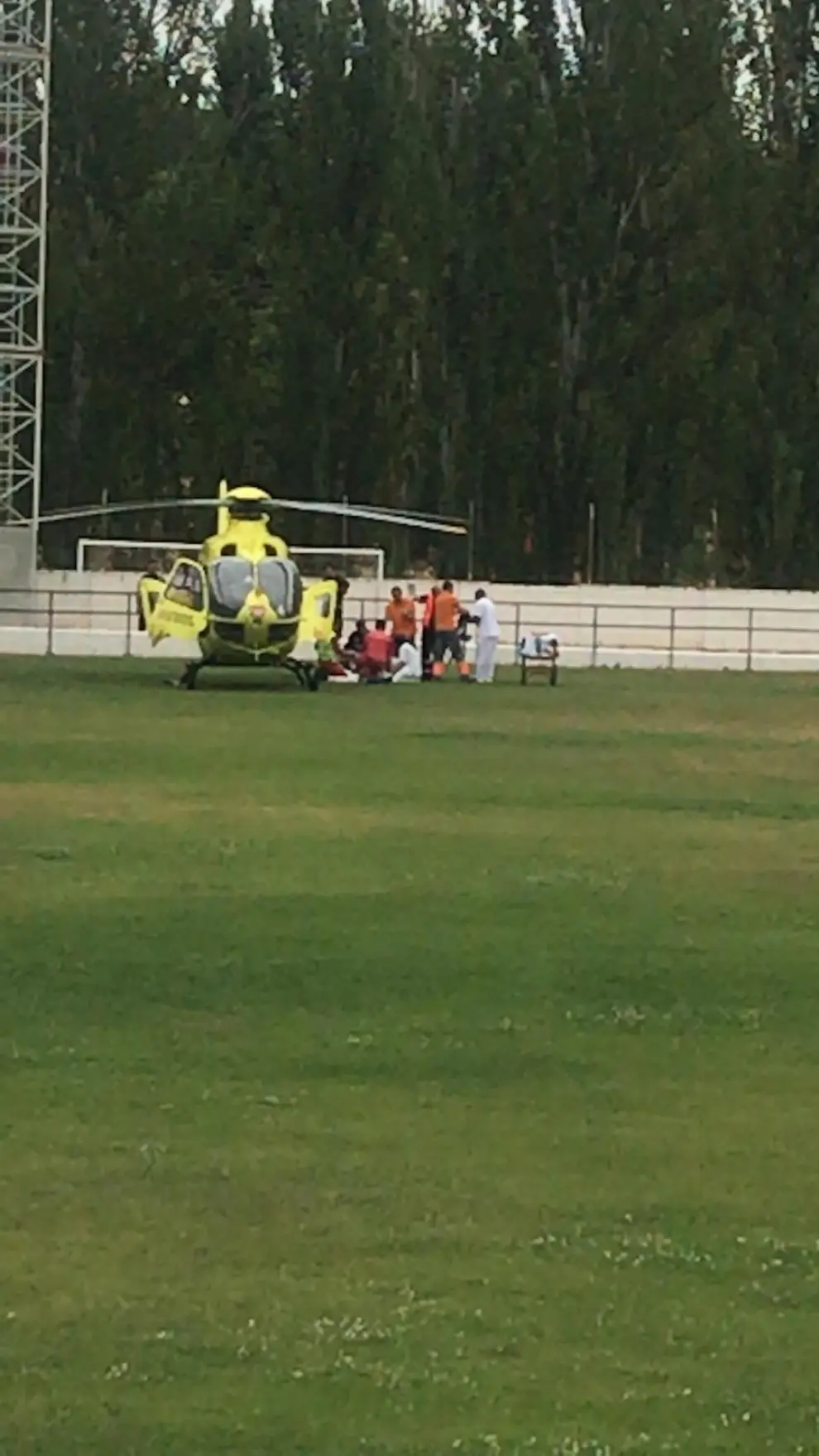 El helicóptero antendiendo a los heridos en Andorra