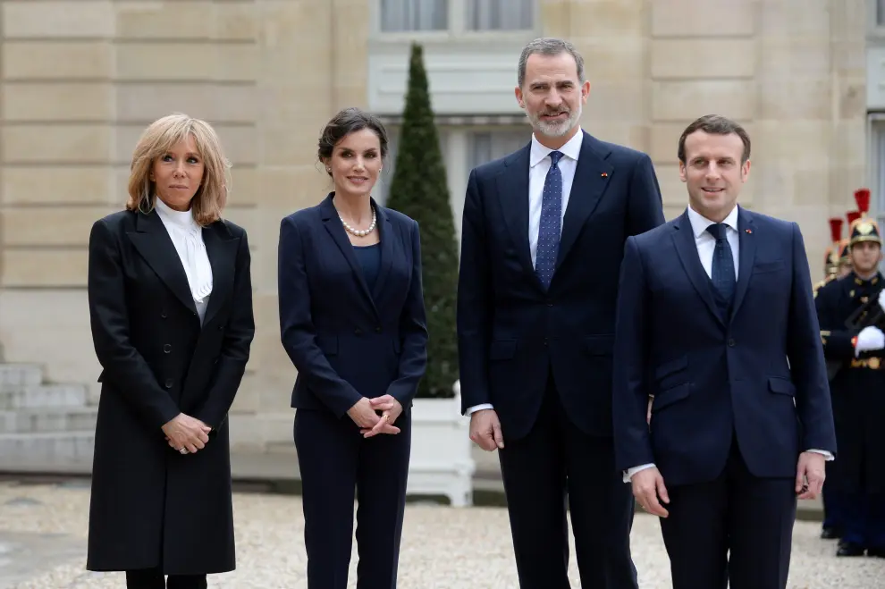 Macron y su esposa, Brigitte, reciben a los Reyes en el Elíseo.