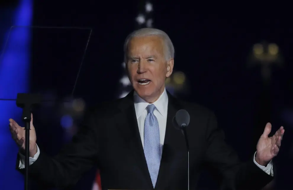 Democratic 2020 U.S. presidential nominee Joe Biden takes the stage at his election rally, after the news media announced that Biden has won the 2020 U.S. presidential election over President Donald Trump, in Wilmington, Delaware, U.S., November 7, 2020. REUTERS/Jim Bourg [[[REUTERS VOCENTO]]] USA-ELECTION/BIDEN