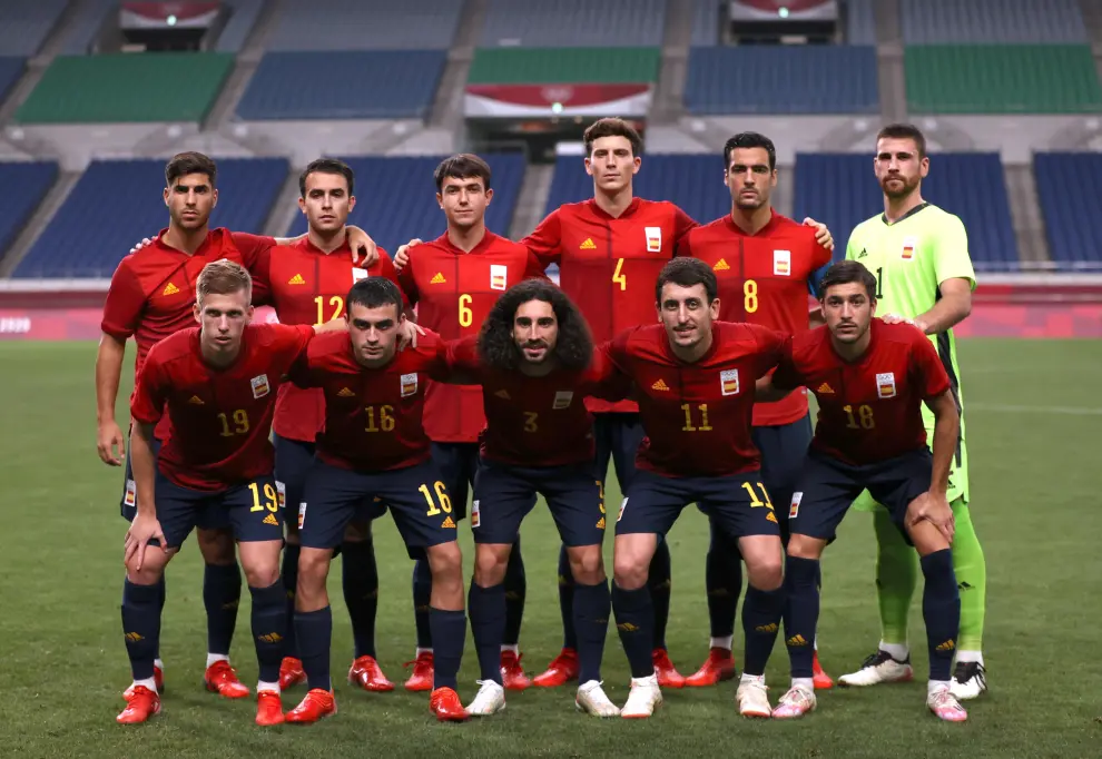Soccer Football - Men - Group C - Spain v Argentina