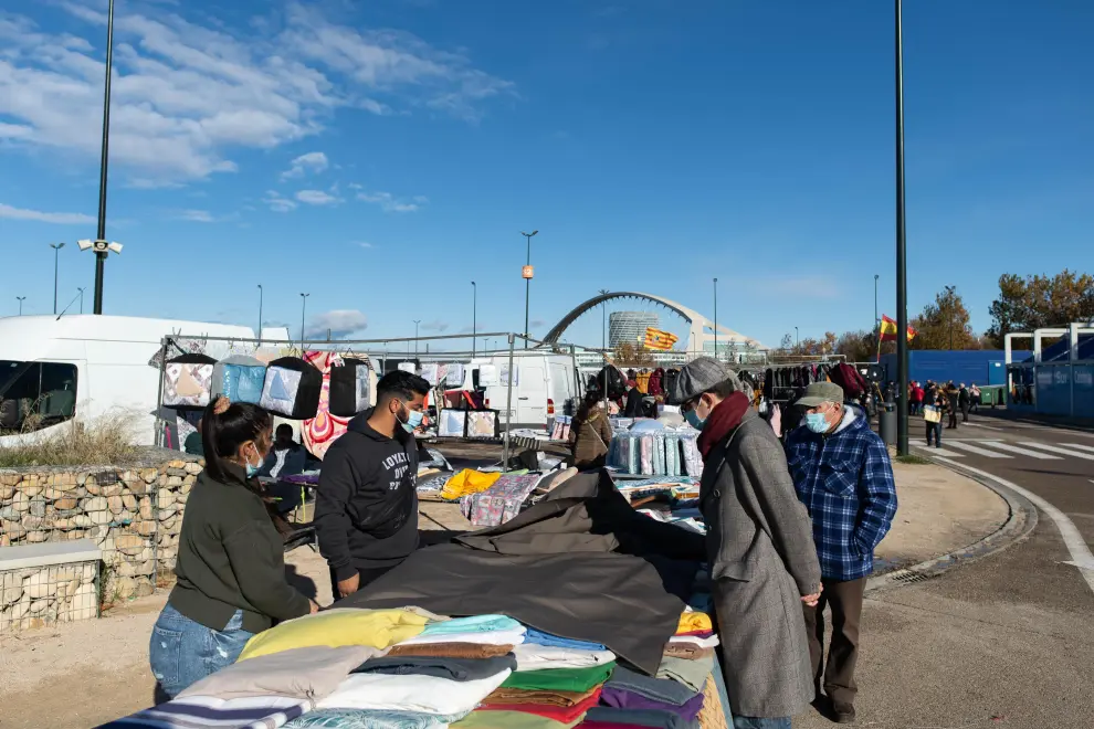 El Rastro Viejo de Zaragoza se ha sumado al Mercado Ambulante Textil este miércoles.