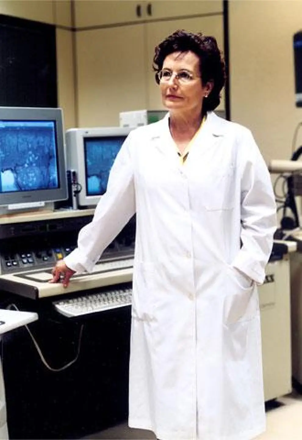 Carmen Ascaso Ciria (Lascasas, 1949), bióloga, microscopista, y liquenóloga.